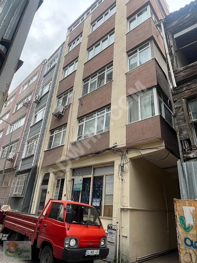 شقة 2+1، 85 متر مربع، أنيقة طابق ثالث في Bakırköy حي Sakızağacı
