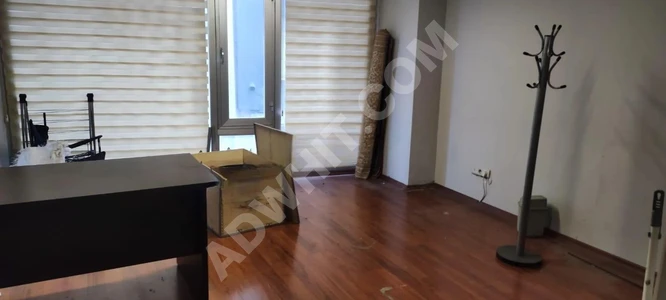 Mecidiyeköy Merkez De Metro Metrobüse 3dk Her İşe Uygun Kiralık Ofis Katı