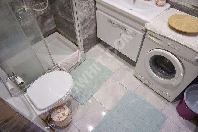 Meral R1820 Sülün Sokak Eşyalı Yeni 10 Yaş Katta Geniş Çift Balkon Lüks 1+1