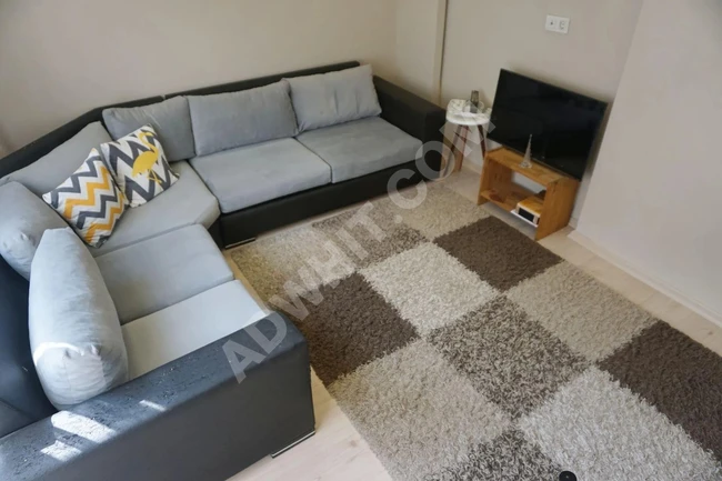 Meral R1820 Sülün Sokak Eşyalı Yeni 10 Yaş Katta Geniş Çift Balkon Lüks 1+1