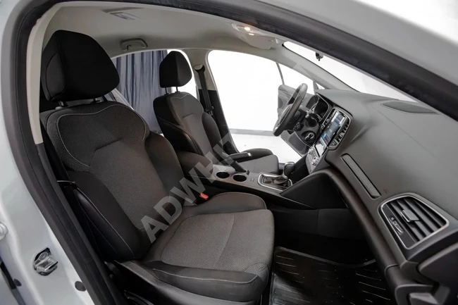 سيارة MEGANE 1.5 BLUEDCİ موديل 2022 بقوة 115 حصان 45,000 كم / شاشة تسلا / بلا أخطاء