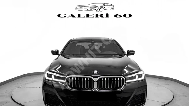 سيارة BMW 5.20İ/M موديل 2020 بمسافة 91,000 كم / ذاكرة / شفط أبواب / شنطة كهرباء / مقاعد جلدية.