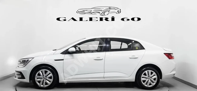 سيارة MEGANE 1.5 BLUEDCİ موديل 2022 بقوة 115 حصان 45,000 كم / شاشة تسلا / بلا أخطاء