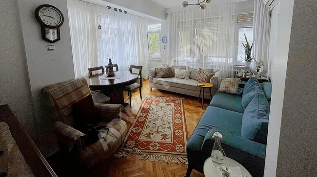 2+1 apartment suitable for sale on the ground floor near Bakırköy coast, also suitable as an office.