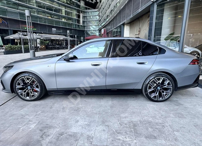 CARAY- 2023 BMW i5 eDrive 40 M SPORT PRO-FROZEN GRI-B&W