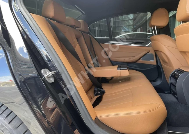 CARAY-2022 BMW 5.20i M SPORT-KARBON SİYAH-VAKUM-H.KARDON