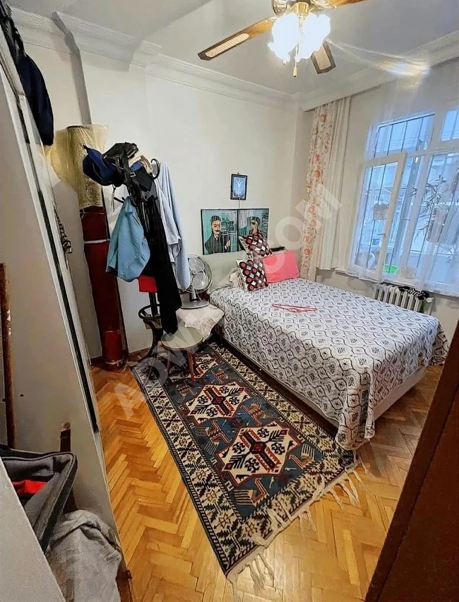 2+1 apartment suitable for sale on the ground floor near Bakırköy coast, also suitable as an office.