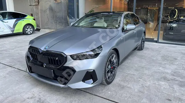 CARAY- 2023 BMW i5 eDrive 40 M SPORT PRO-FROZEN GRI-B&W