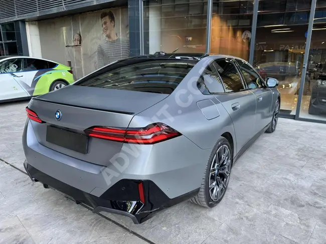 CARAY- 2023 BMW i5 eDrive 40 M SPORT PRO-FROZEN GRI-B&W