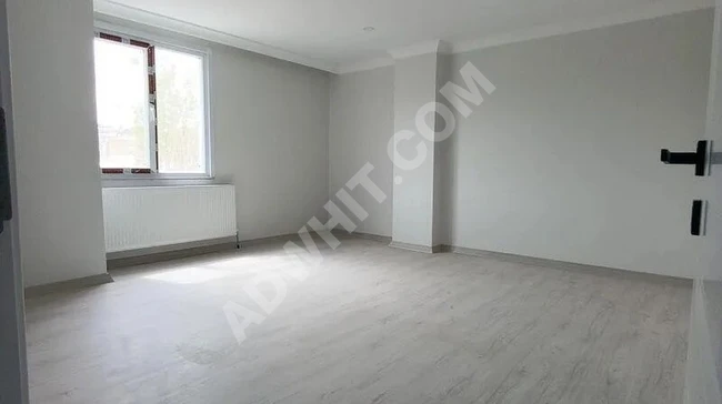 شقة للبيع بمساحة 125 متر مربع، 2+1، الطابق الأول بالقرب من المطار، في Arnavutköy حي Karlıbayır