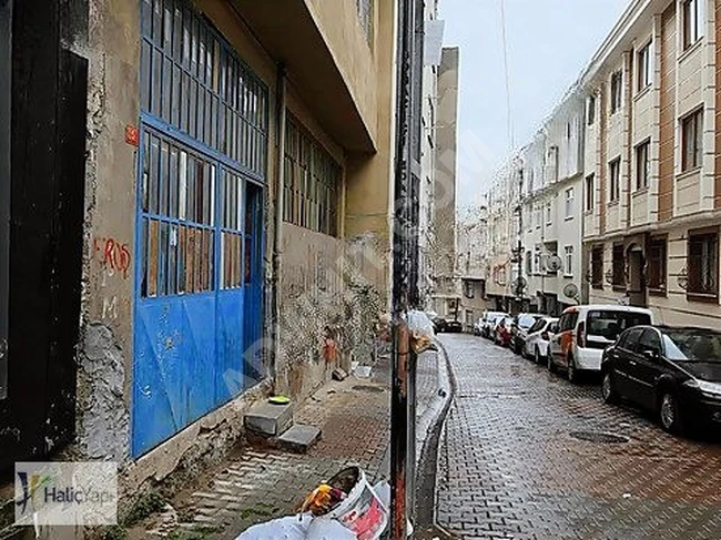 Güngören Merkez Mahallesinde Düz Ayak Satılık Dükkan