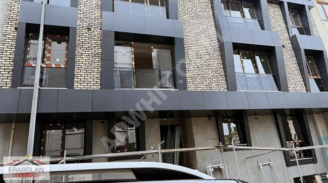 Very luxurious 2+1 apartment in Üsküdar, Ferah district, with an area of 90 square meters, first floor, next to the metro, completely new.