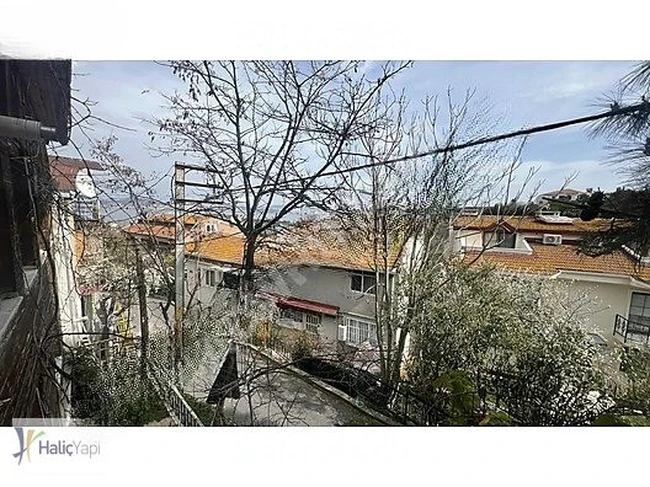 Burgazada'da Müstakil Bahçeli 2 Katlı Satılık Bina