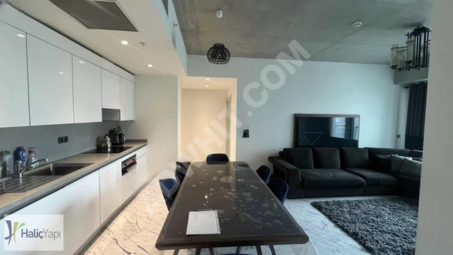 High-floor 2+1 residential apartment for sale in SİNPAŞ QUEEN BOMONTİ