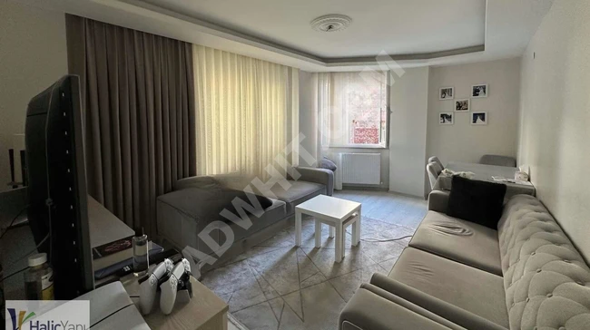 Apartment for sale 2+1, 10 minutes away from the Metrobus, mid-floor, in GÜRSEL neighborhood.