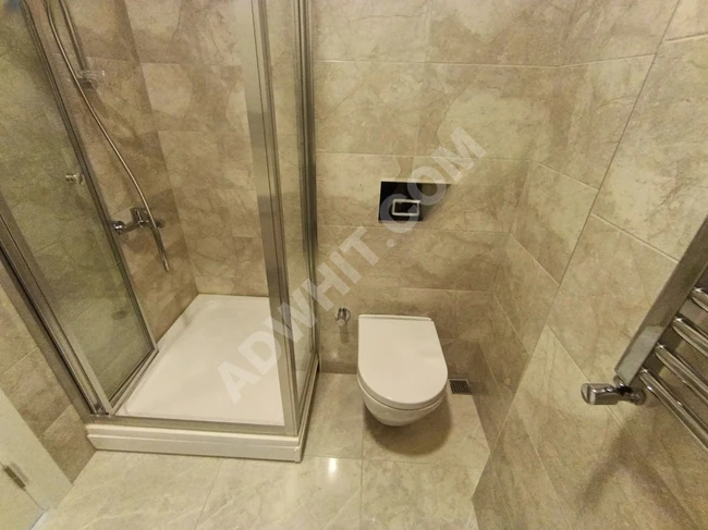 MİNİBÜSE PARALEL, KULLANIŞLI ODALARI OLAN, BALKONLU, BOŞ (2+1)