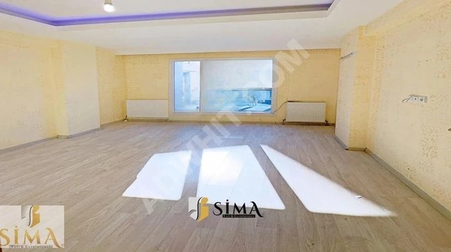 Spacious 2+1 apartment, middle floor, 6 minutes away from the square.