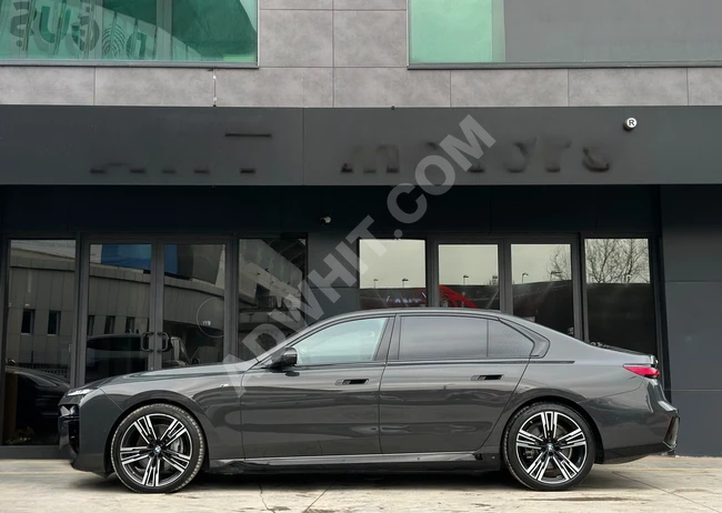 BAYİ 2023 BMW i7 xDrive60 M EXCELLENCE+ARKA AKS+SKY LOUNGE+B&W