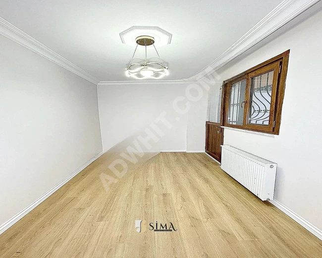 2+1 apartment, ground floor with a garden, close to the street and the Metrobus.