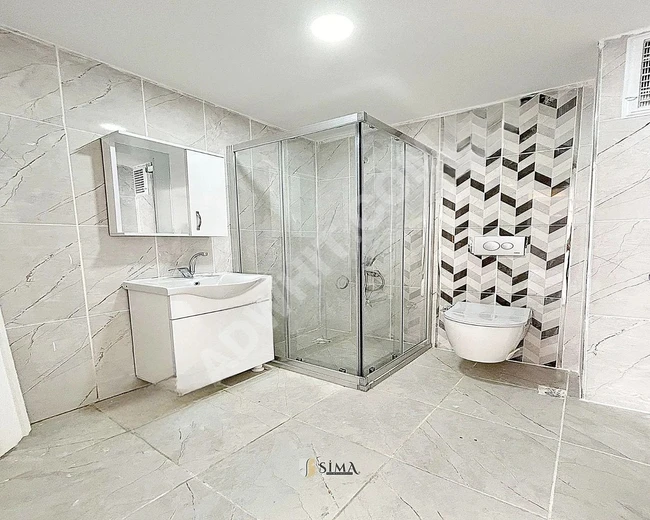 Spacious 2+1 apartment for sale within walking distance to the Metrobus, with closed parking in Butik complex.