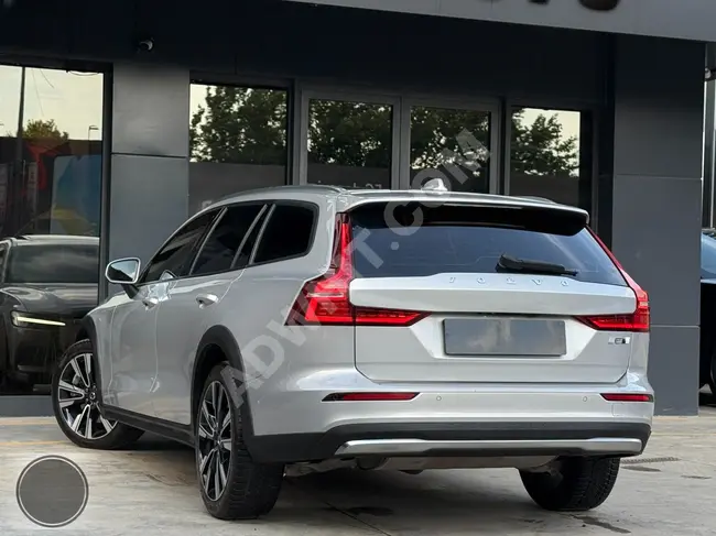 KAZASIZ 2023 VOLVO V60 CROSS COUNTRY 2.0 B5 HYBRID PLUS BRIGHT