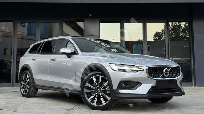 KAZASIZ 2023 VOLVO V60 CROSS COUNTRY 2.0 B5 HYBRID PLUS BRIGHT