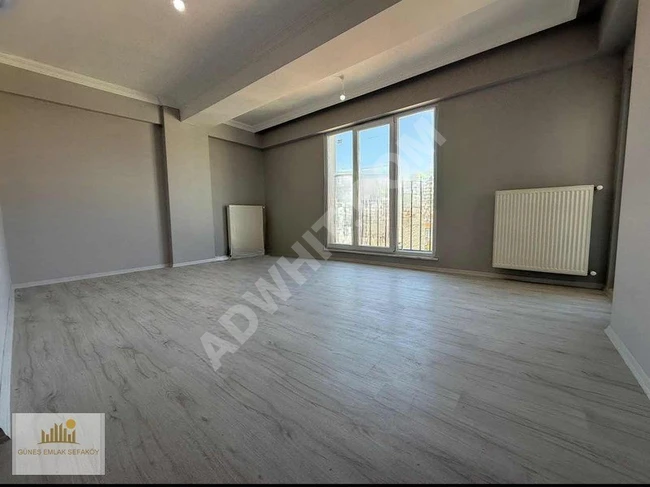 شقة 3+1 بمساحة 120 متر مربع مع موقف سيارات للبيع، طابق وسطي، جديدة كلياً في SEFAKÖY KARTALTEPE