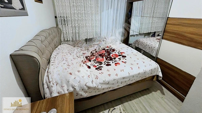 شقة 2+1 بمساحة 75 متر مربع، قابلة للرهن، مع شرفة ومدخل مرتفع في SEFAKÖY FEVZİÇAKMAK