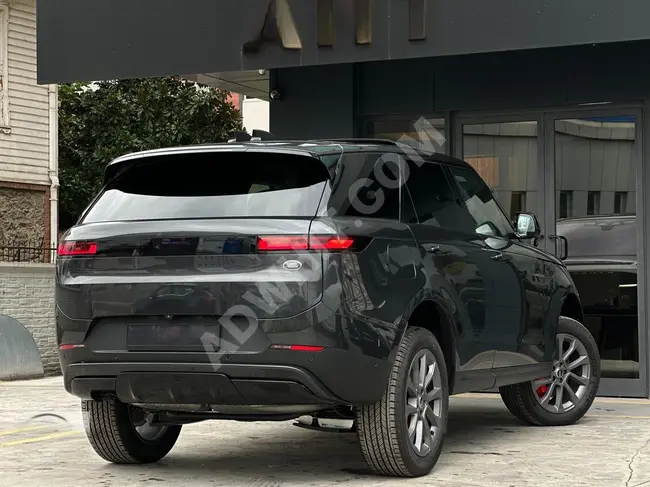 سيارة RANGE ROVER SPORT 30 SDV6 SE موديل 2023 - تبريد + ستارة + تعليق هوائي