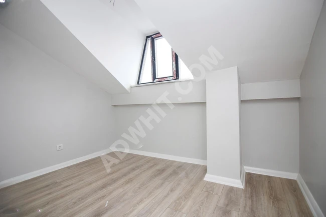 Brand new duplex, 2+2, with a closed garage, near METROPORT Mall.