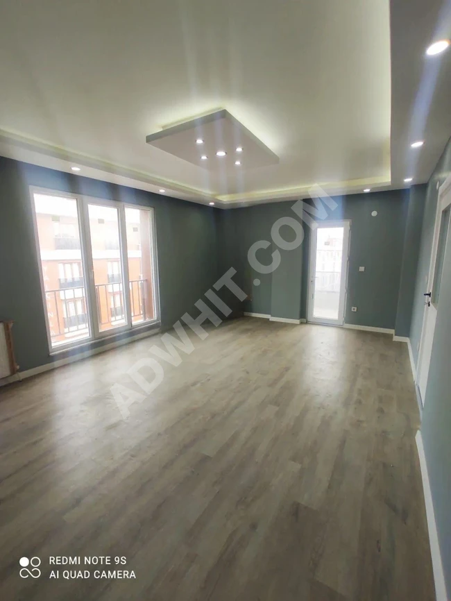 Beylikdüzü Kavaklı Merkezde 2+1 110m2 3 Kat Büyük Balkonlu Satılık Daire
