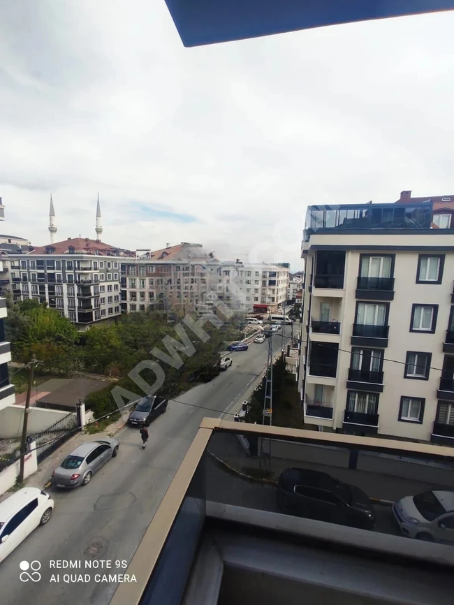 Beylikdüzü Kavaklı Merkezde 2+1 110m2 3 Kat Büyük Balkonlu Satılık Daire