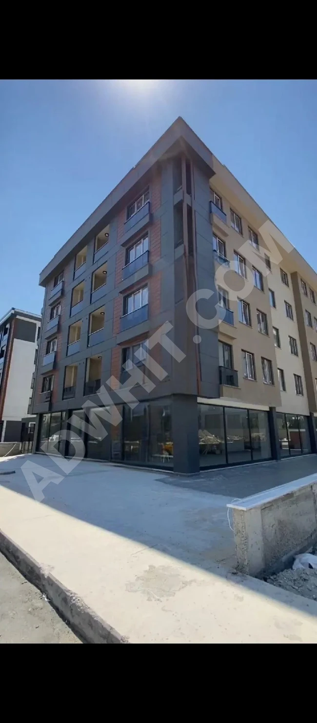 شقة دوبلكس جديدة 5+2 للإيجار في Beylikdüzü حي Marmara