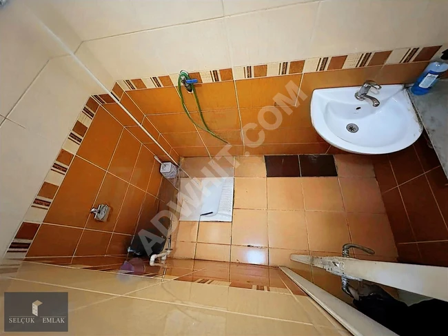SELÇUK EMLAKTAN CADDE ÜZERİ DÜZ GİRİŞ KİRALIK DÜKKAN