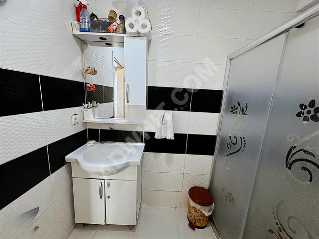 EYÜPSULTANDA SAHİLE YAKIN 2+1 OTOPARKLI ARAKAT DAİRE