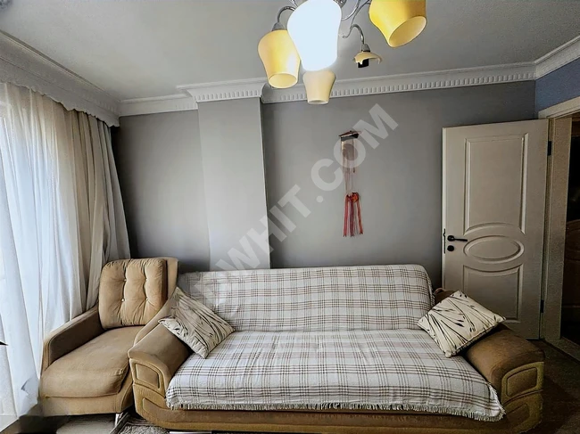 EYÜPSULTANDA SAHİLE YAKIN 2+1 OTOPARKLI ARAKAT DAİRE