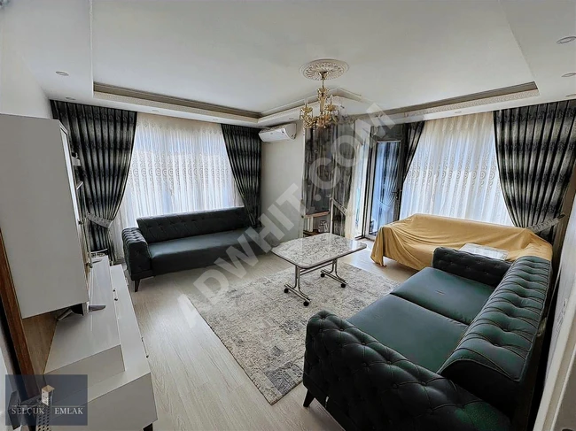 SELÇUK EMLAKTAN CADDE ÜSTÜ METROYA YAKIN ARA KATTA SATILIK DAİRE