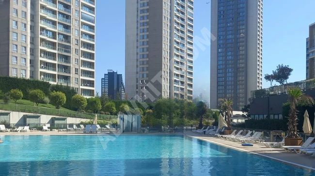 Bahçeşehir Göl Panorama Sitesinde Peyzaj Kısa Katlı daire