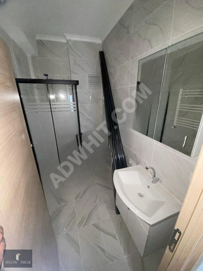CADDE ÜZERİ SATILIK SIFIR 2+1 DAİRE