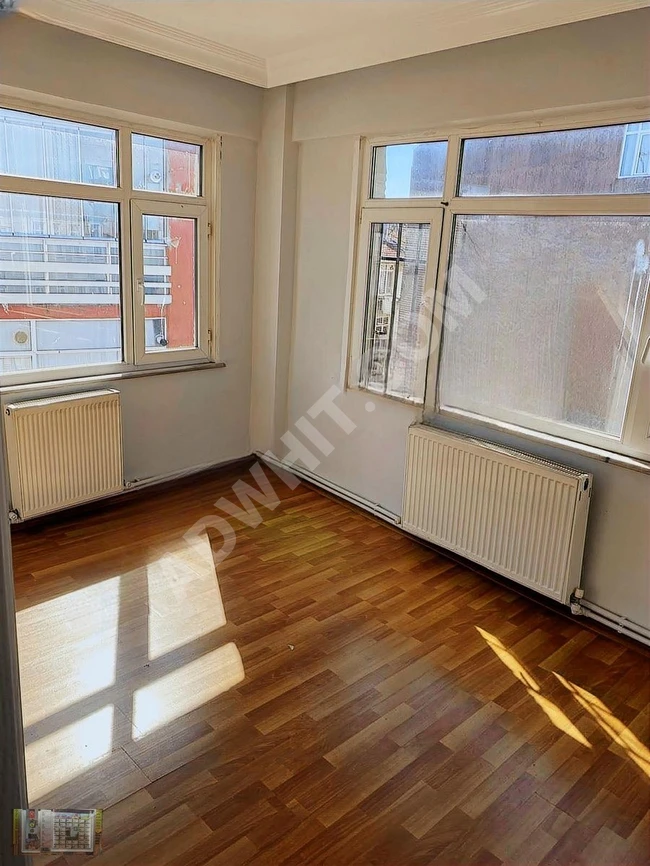 FATİH CAPA ODABAŞINDA 3+1 KÖŞE DAİRE 3 KAT 25.000 TL