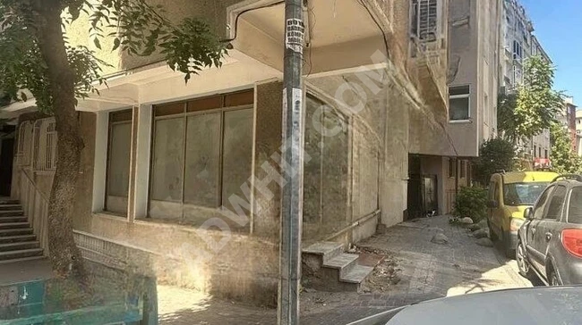 Commercial shop for sale with an area of 30 square meters in Bahçelievler