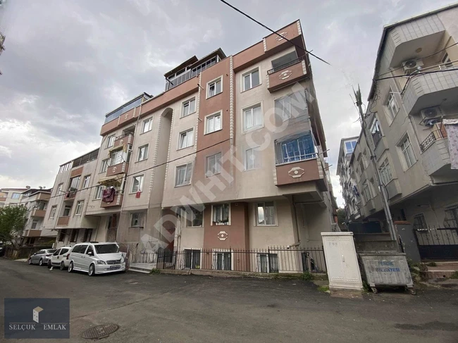 SELÇUK EMLAKTAN İÇİ YENİLENMİŞ SATILIK 2+1 DAİRE