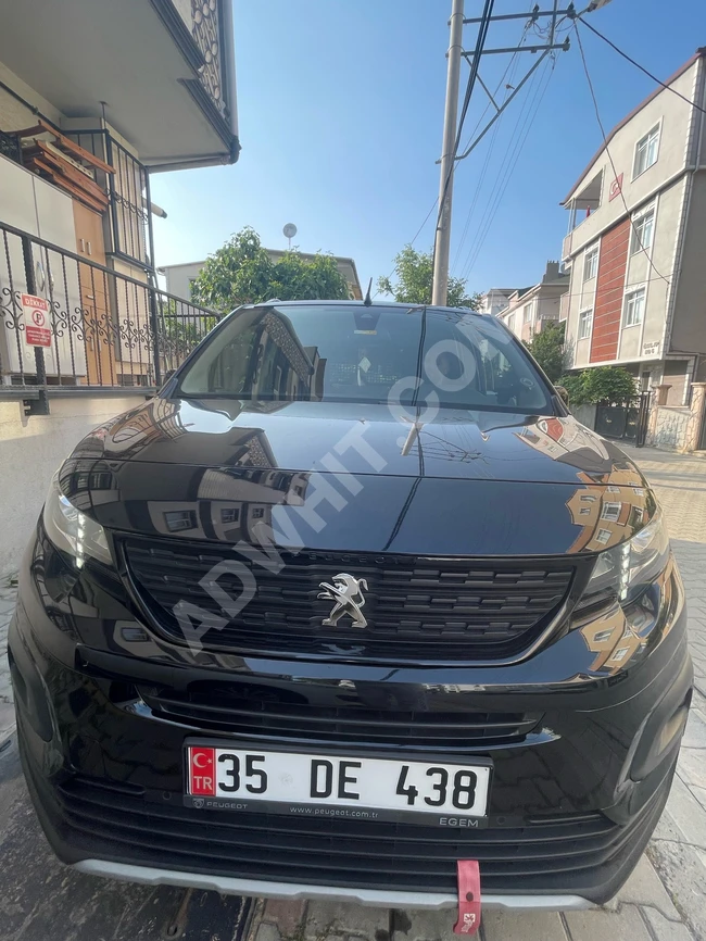 سيارة عائلية للبيع بشكل عاجل من المالك مباشرة. بدون حوادث وبدون طلاء.