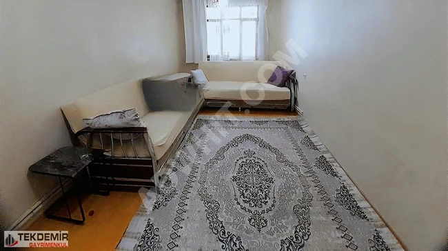 TEKDEMİR EMLAKTAN MENDERES METROSUNA YAKIN 2+1 ARAKAT DAİRE