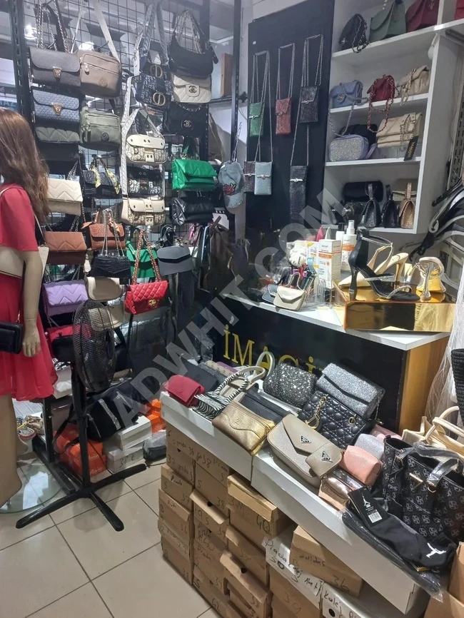 محل للبيع بالتخلي عن الملكية في Altunizade, İcadiye شارع Bağlarbaşı
