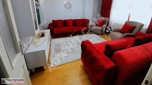 TEKDEMİR EMLAKTAN DAVUTPAŞADA KREDİLİ 3+1 3.KAT DAİRE
