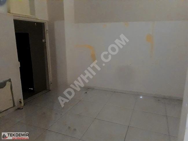 محل بمساحة 70 متر مربع للبيع في ميدان DÖRTYOL مدخل منظم.