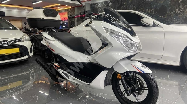 MÇK MOTORSDAN 2015 MODEL HONDA PCX 150 LİK HATASIZ