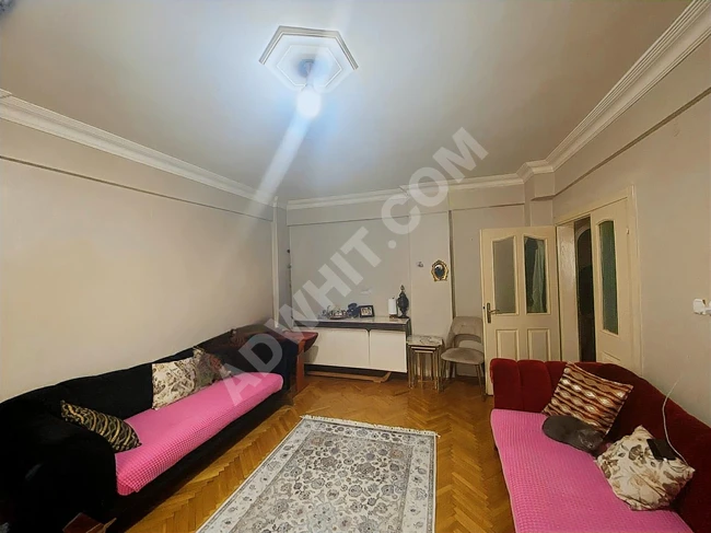 BAYRAMPAŞA ALTINTEPSİDE SATILIK 3+1 ARA KAT OTOPARKLI DAİRE