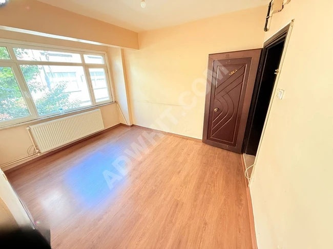 BAYRAMPAŞA OKUL SOKAKTA KİTALIK 75 M2 DAİRE